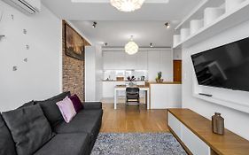 Spacious 2 Bedroom Ac Dalanowska 46